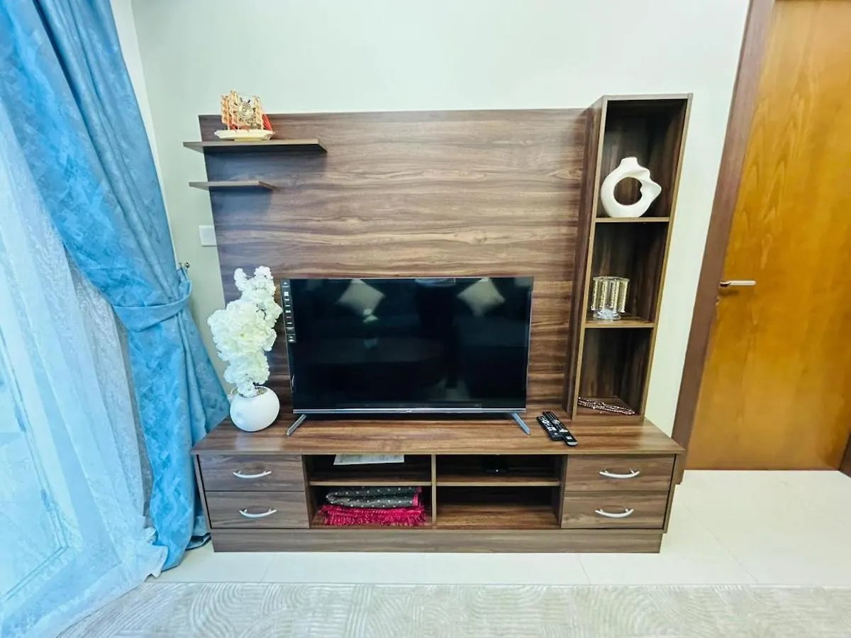 Luxurious 2Bhk Apartment In Reva Tower Dubai United Arab Emirates