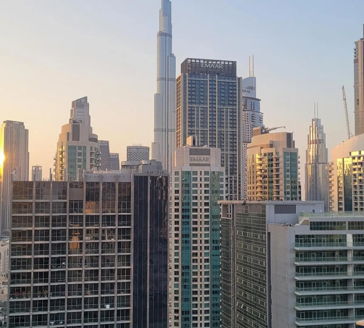 Luxurious 2Bhk Apartment In Reva Tower Dubai United Arab Emirates