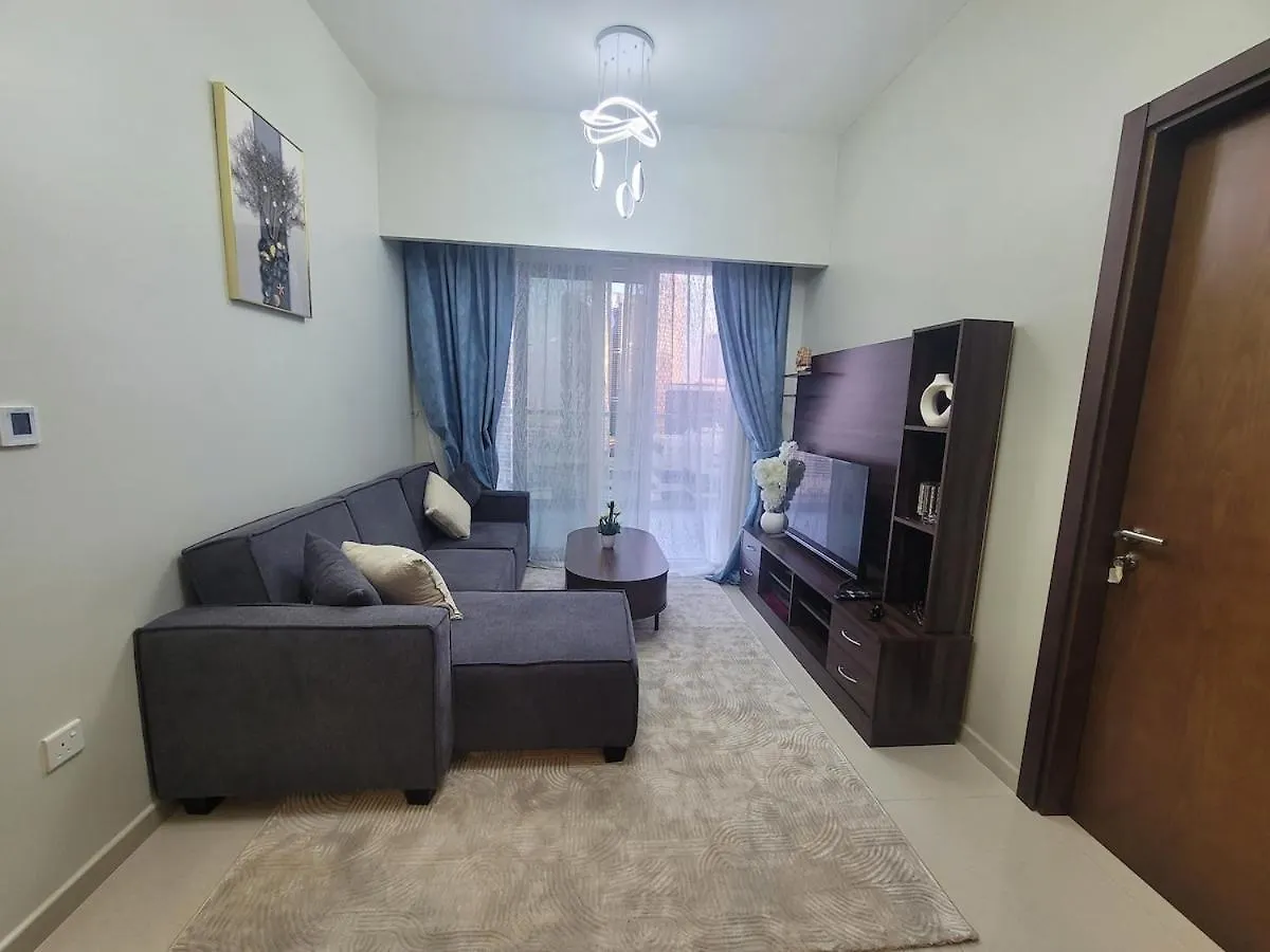 Luxurious 2Bhk Apartment In Reva Tower Dubai